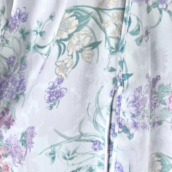 Linea Donatella Satin Robe with Lace Insets, 3/4L Sleeves; Size S/M - Picture 11 of 11